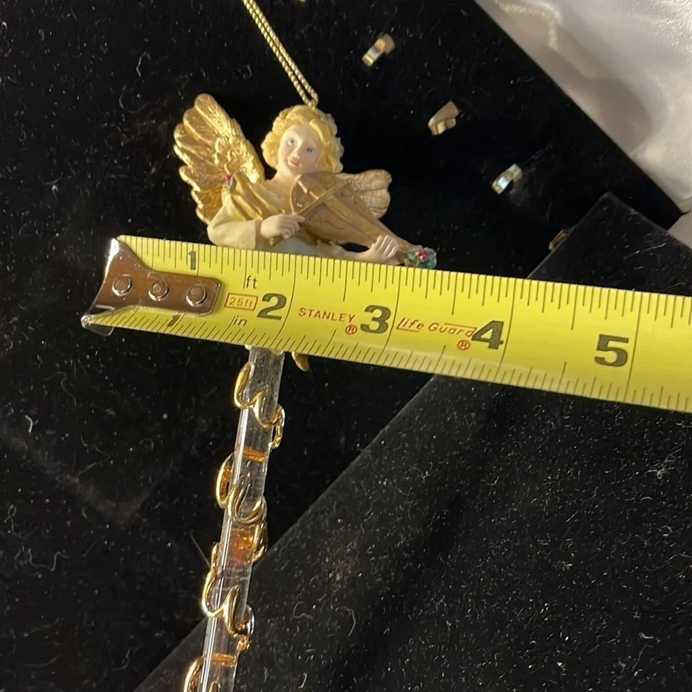 Avon (1997) Vintage Collectible ”Sparkling Icicle Ornament Angel” (crystal)